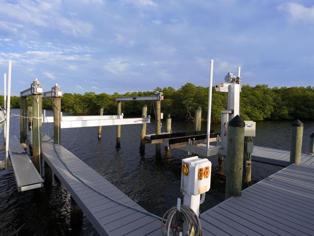 8902 SE Marina Bay Drive, Hobe Sound, FL 33455