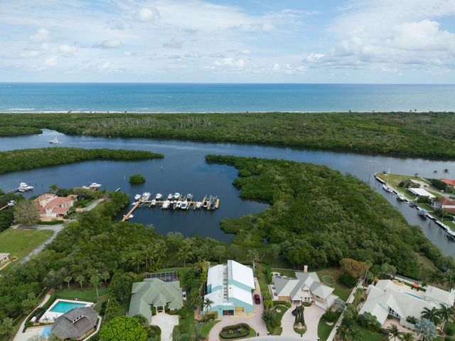 8902 SE Marina Bay Drive, Hobe Sound, FL 33455