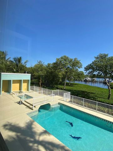8902 SE Marina Bay Drive, Hobe Sound, FL 33455