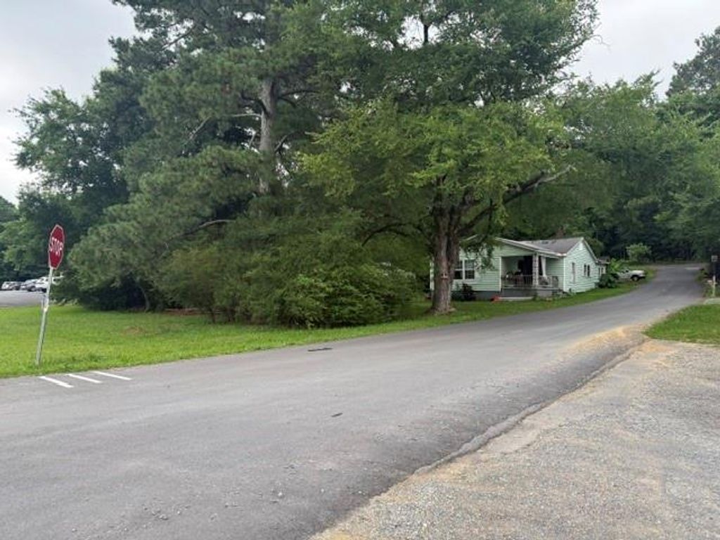 1235 US 41 N, Calhoun, GA 30701
