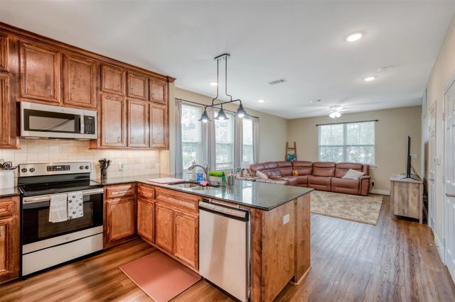 3730 Boettcher Drive 401, Huntsville, TX 77340