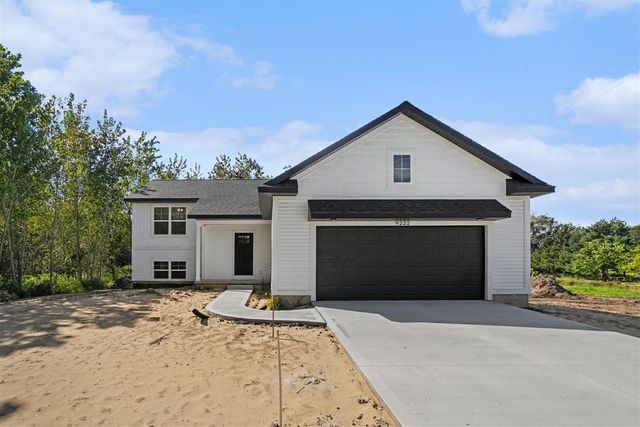 9222 Buchanan Street, Allendale, MI 49401
