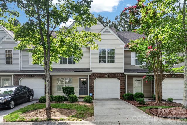 8318 Christmas Court, Charlotte, NC 28216