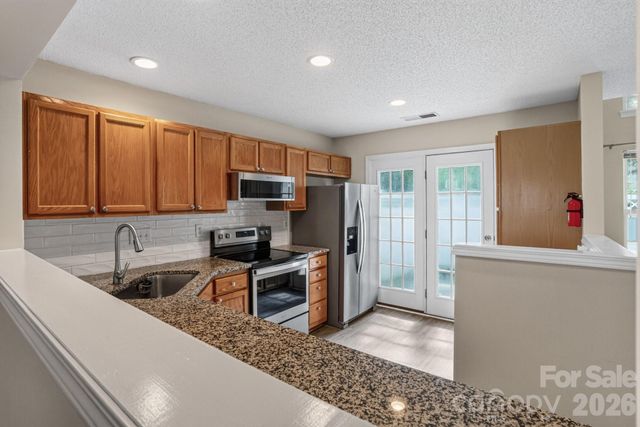 8318 Christmas Court, Charlotte, NC 28216