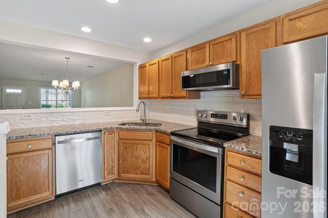 8318 Christmas Court, Charlotte, NC 28216