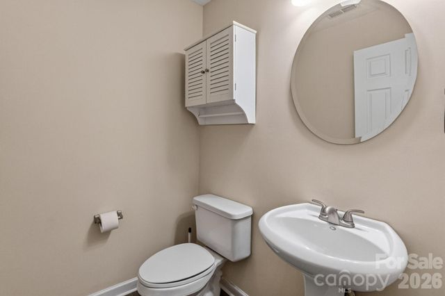 8318 Christmas Court, Charlotte, NC 28216