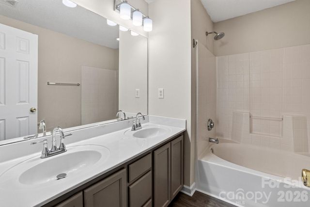 8318 Christmas Court, Charlotte, NC 28216