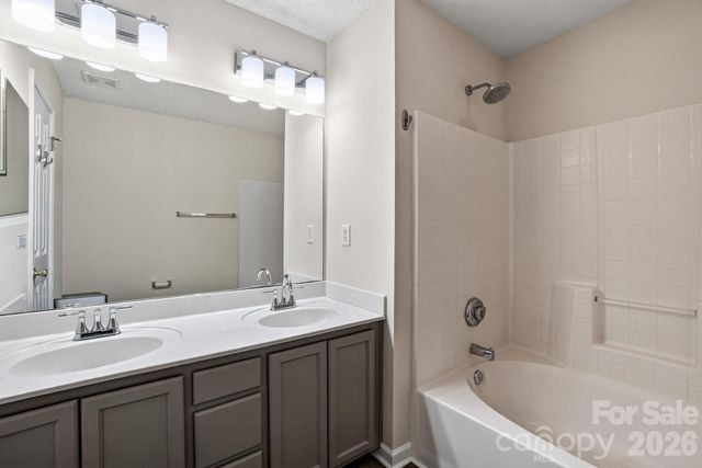 8318 Christmas Court, Charlotte, NC 28216