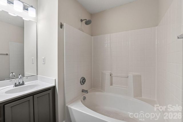8318 Christmas Court, Charlotte, NC 28216