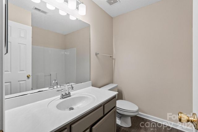 8318 Christmas Court, Charlotte, NC 28216