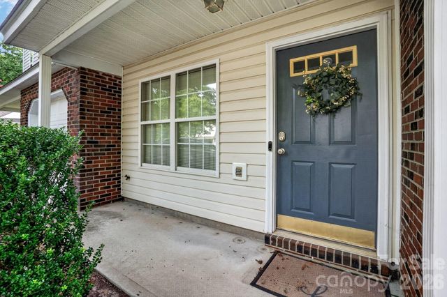 8318 Christmas Court, Charlotte, NC 28216