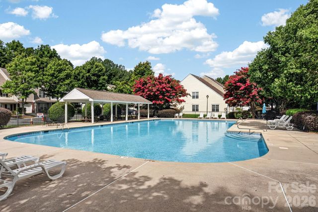 8318 Christmas Court, Charlotte, NC 28216