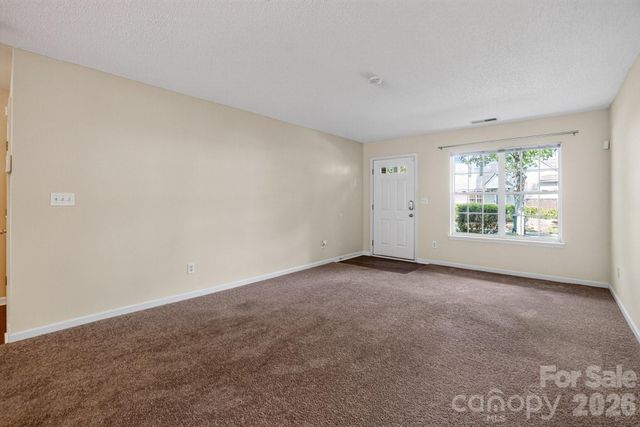 8318 Christmas Court, Charlotte, NC 28216