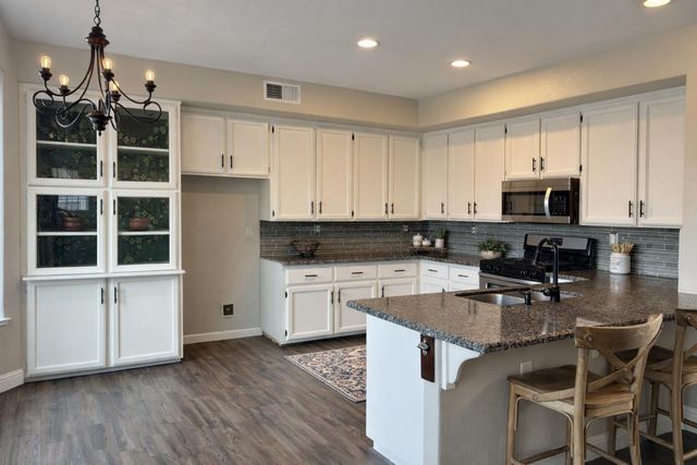 4909 Hidden Meadow Way, Antelope, CA 95843