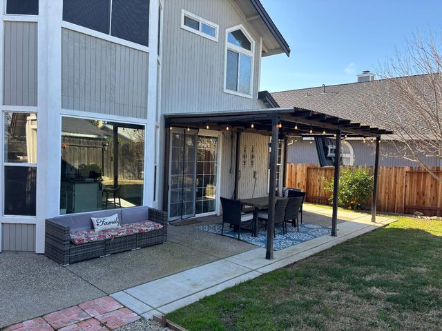 4909 Hidden Meadow Way, Antelope, CA 95843