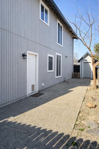 4909 Hidden Meadow Way, Antelope, CA 95843