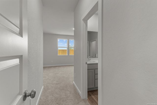 9902 Chavaneaux Lndg, San Antonio, TX 78221