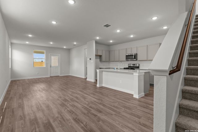 9902 Chavaneaux Lndg, San Antonio, TX 78221