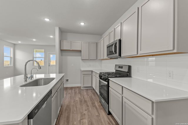 9902 Chavaneaux Lndg, San Antonio, TX 78221