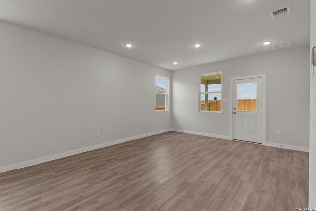 9902 Chavaneaux Lndg, San Antonio, TX 78221