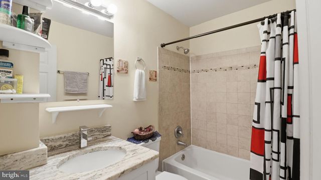 6404 OLIVER ST, Riverdale, MD 20737