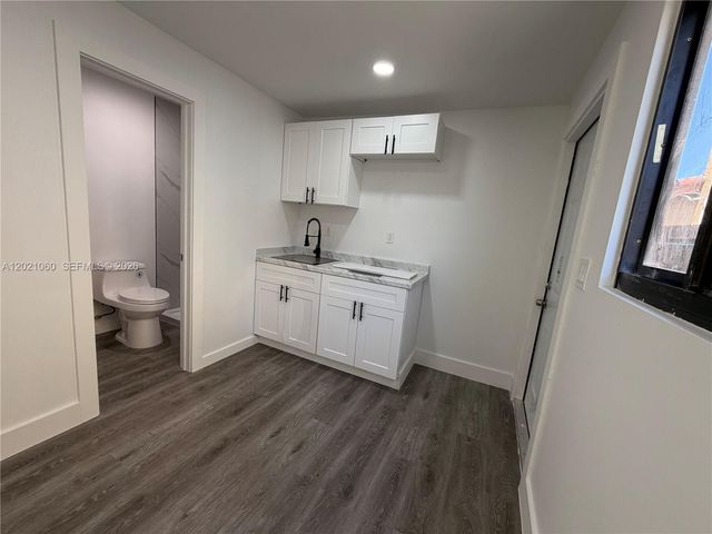 16536 SW 54th St 1, Miami, FL 33185