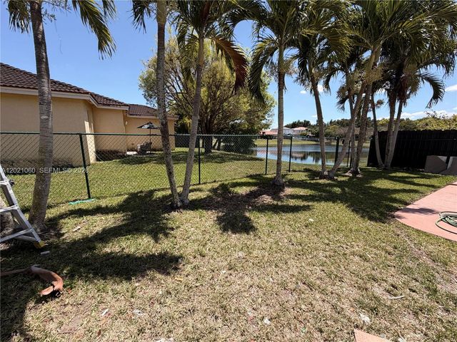 16536 SW 54th St 1, Miami, FL 33185
