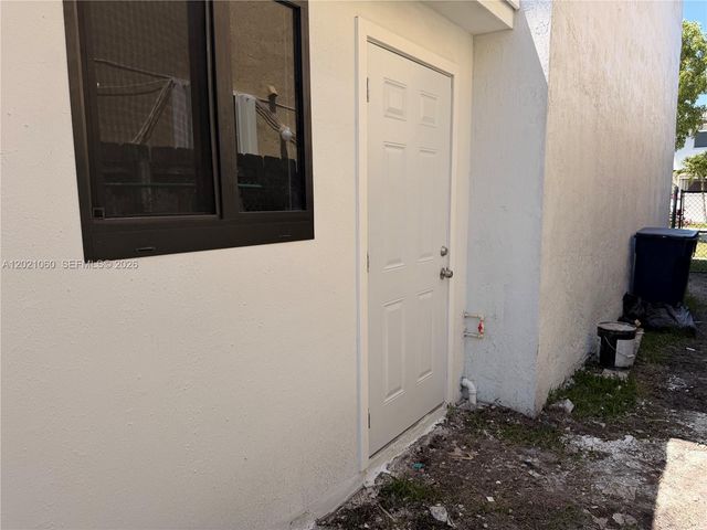16536 SW 54th St 1, Miami, FL 33185