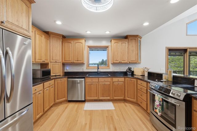 7477 Ore Knob Drive, Tyrone Township, MI 48430