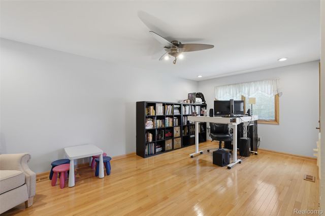 7477 Ore Knob Drive, Tyrone Township, MI 48430