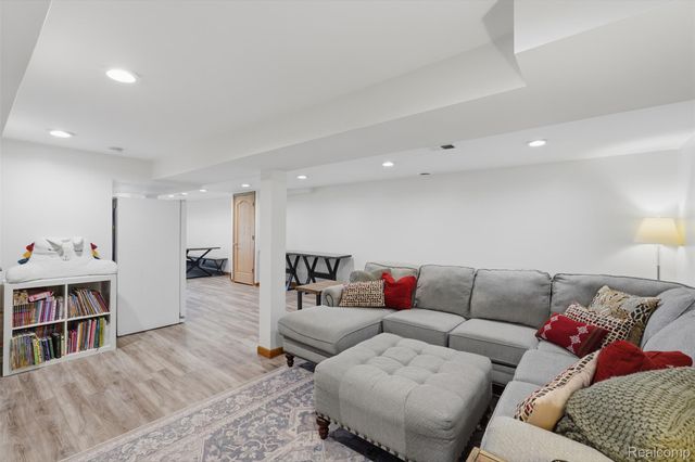 7477 Ore Knob Drive, Tyrone Township, MI 48430