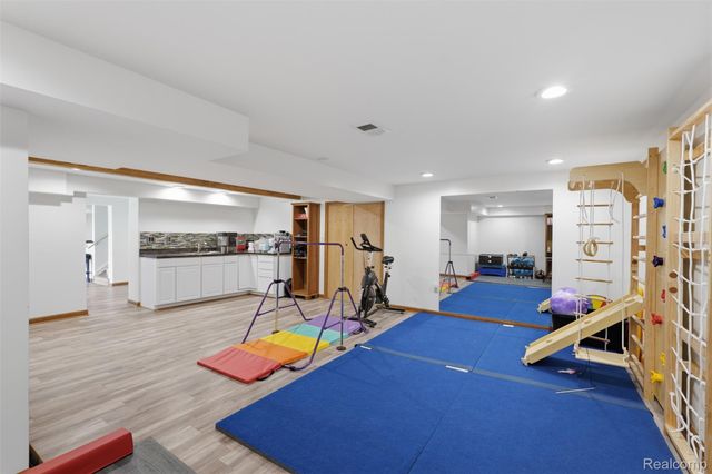 7477 Ore Knob Drive, Tyrone Township, MI 48430