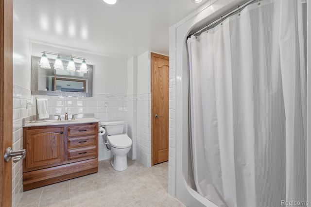 7477 Ore Knob Drive, Tyrone Township, MI 48430