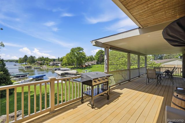 7477 Ore Knob Drive, Tyrone Township, MI 48430