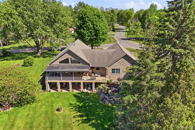 7477 Ore Knob Drive, Tyrone Township, MI 48430