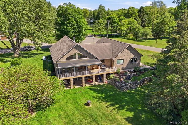 7477 Ore Knob Drive, Tyrone Township, MI 48430