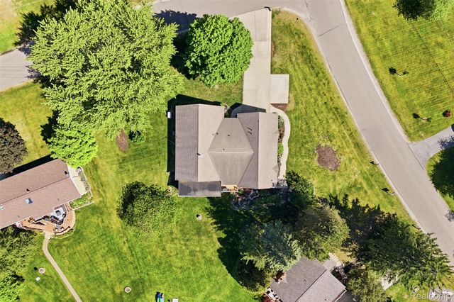 7477 Ore Knob Drive, Tyrone Township, MI 48430