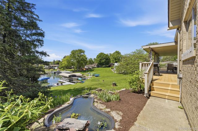 7477 Ore Knob Drive, Tyrone Township, MI 48430