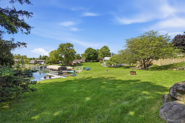7477 Ore Knob Drive, Tyrone Township, MI 48430