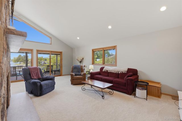 7477 Ore Knob Drive, Tyrone Township, MI 48430