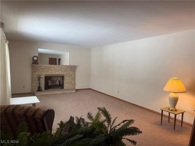 2612 Frostwood Drive, Austintown, OH 44515