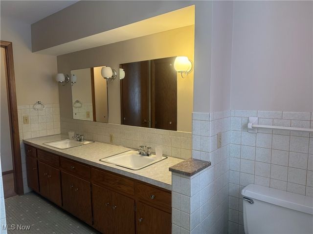 2612 Frostwood Drive, Austintown, OH 44515