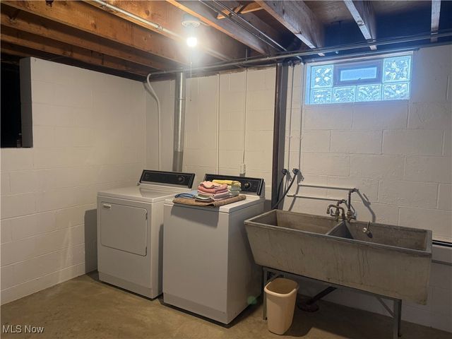 2612 Frostwood Drive, Austintown, OH 44515