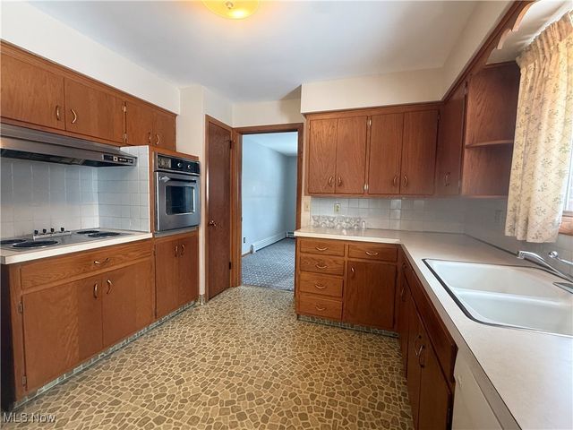 2612 Frostwood Drive, Austintown, OH 44515