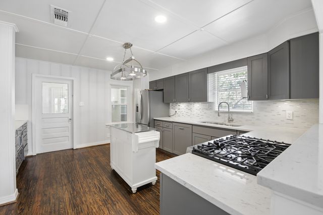 3614 Gordon Avenue, Fort Worth, TX 76110