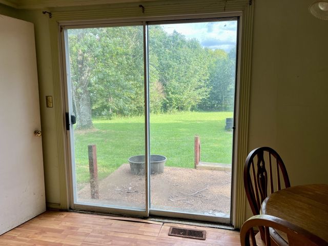 250 Chipman Rd, Bethpage, TN 37022