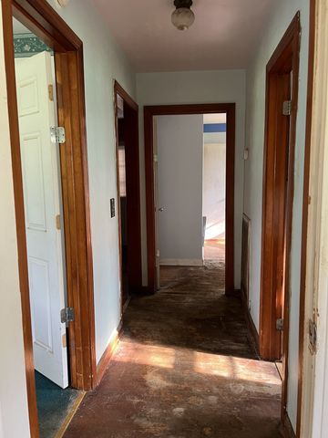 250 Chipman Rd, Bethpage, TN 37022