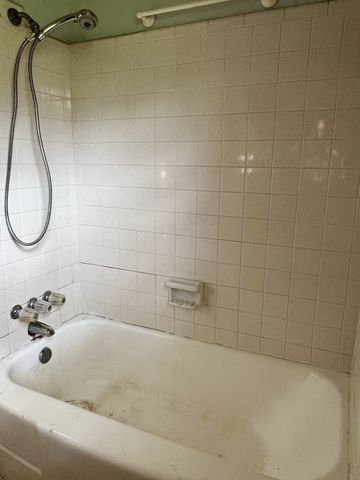 250 Chipman Rd, Bethpage, TN 37022