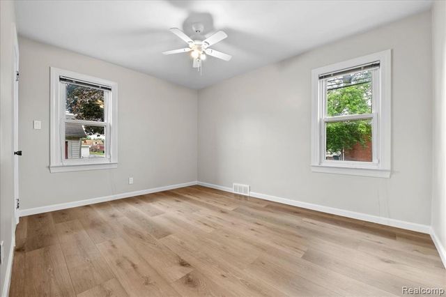 18400 Griggs Street, Detroit, MI 48221