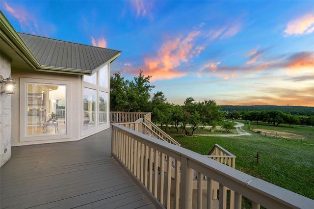 2400 W Fitzhugh RD, Dripping Springs, TX 78620